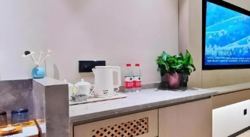 Gya Hotel Jurong England International