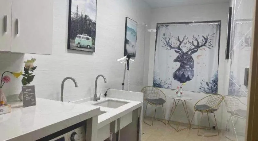 Gya Hotel Jurong England International