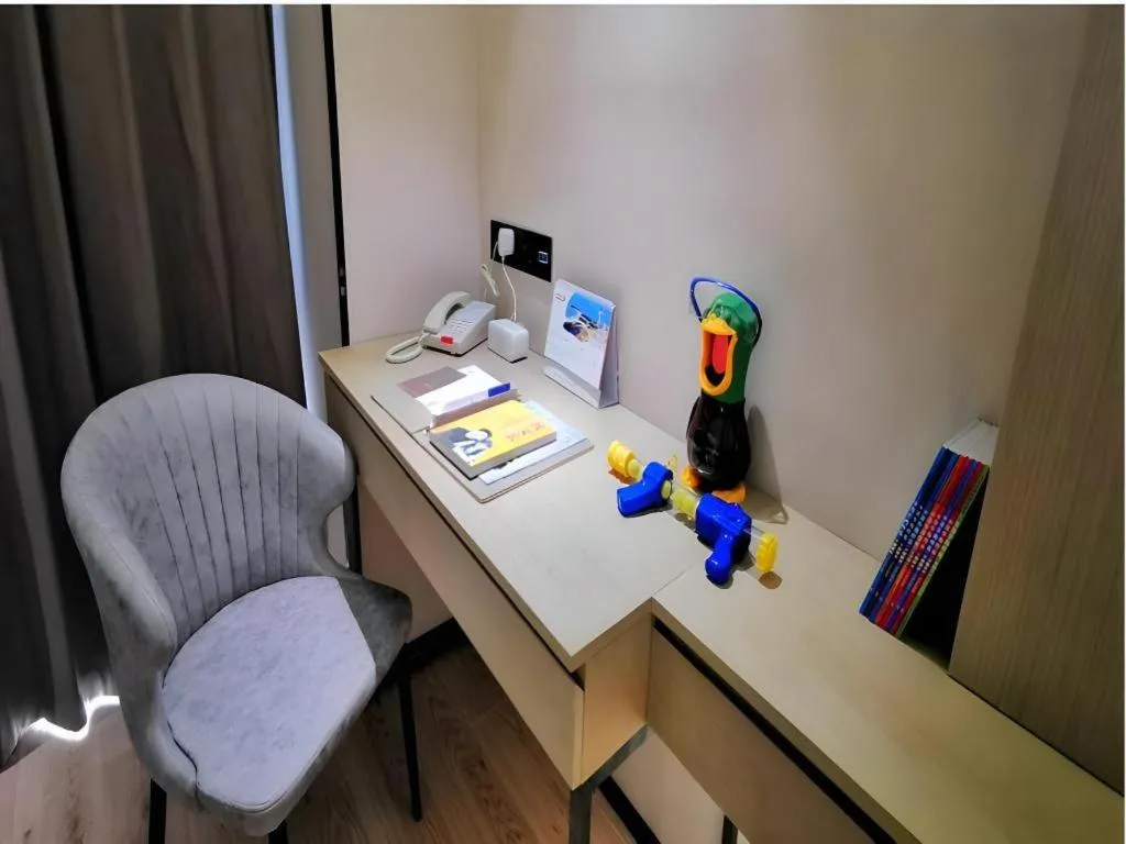 Gya Hotel Jurong England International