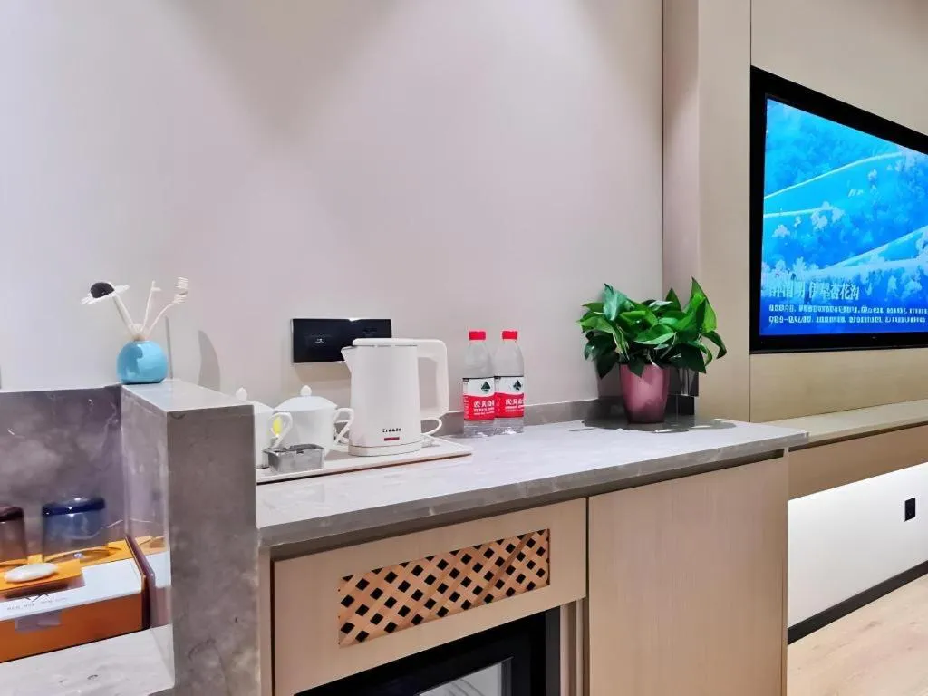 Gya Hotel Jurong England International