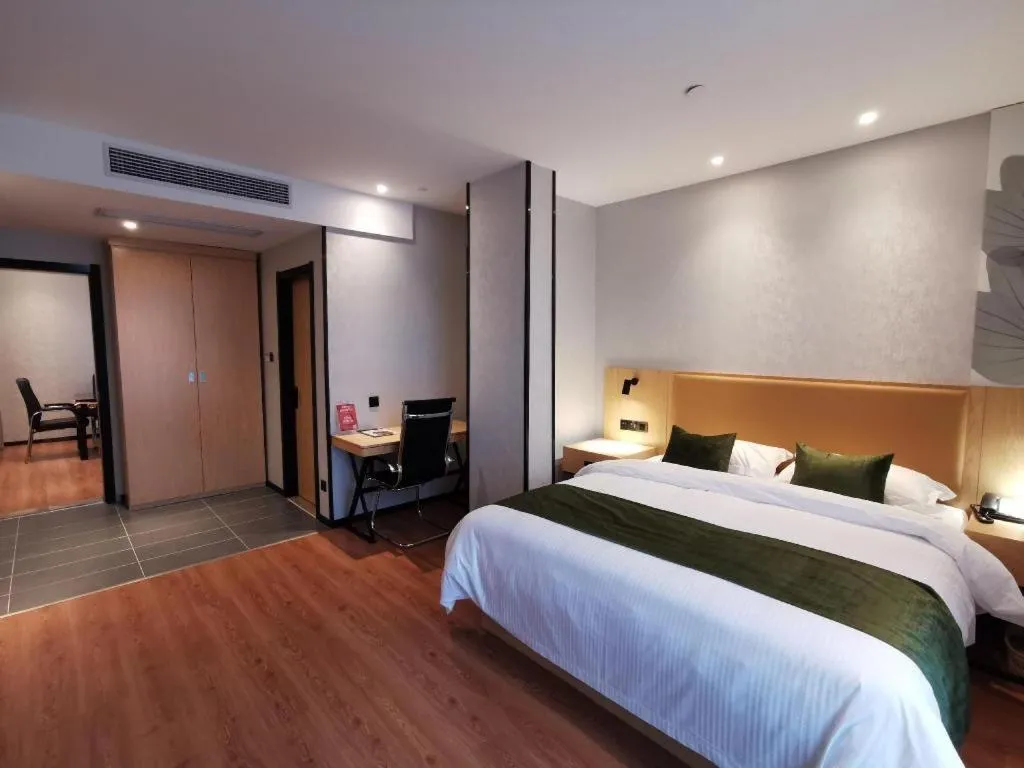 Bed in GreenTree Inn Ganzhou Gan County Bus Station