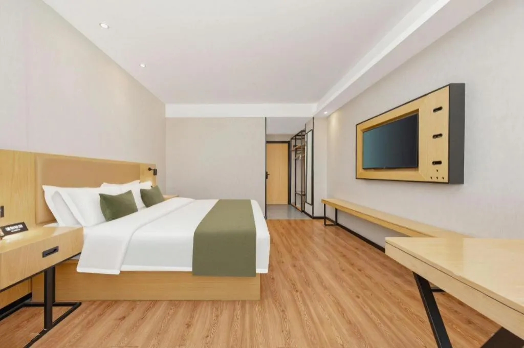 Bed in GreenTree Inn Ganzhou Gan County Bus Station