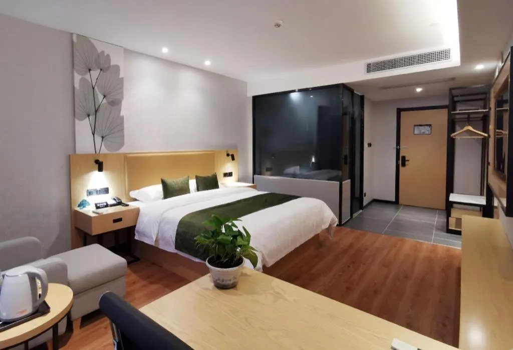 Bed in GreenTree Inn Ganzhou Gan County Bus Station