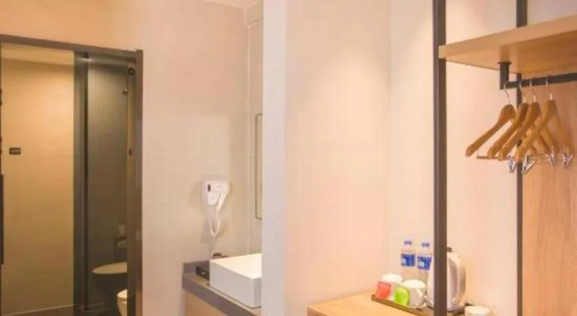 GreenTree Inn Express Taizhou Jiangyan Hardware City