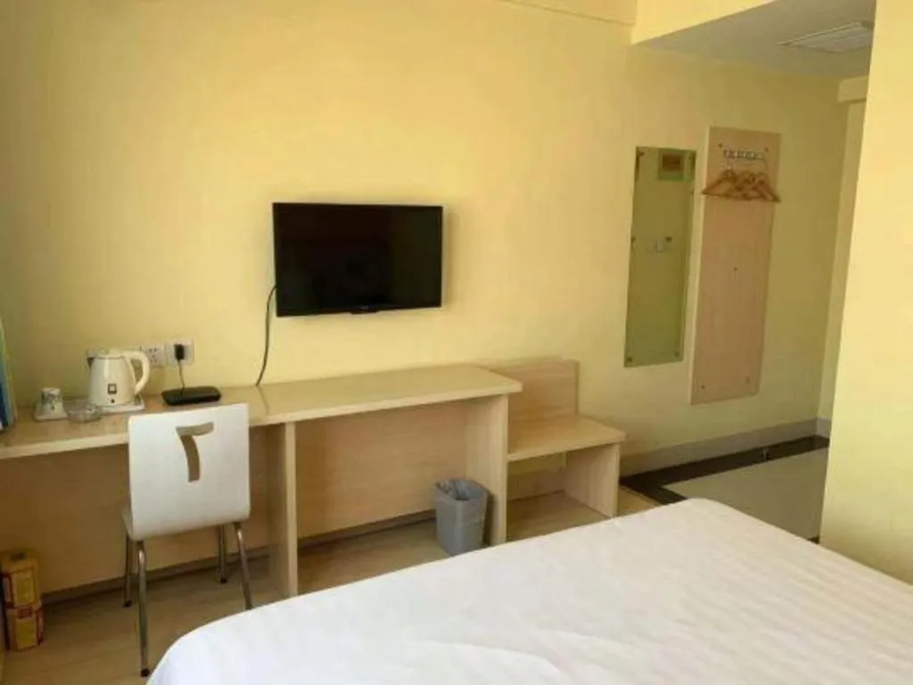 Bed in 7 Days Inn Zoucheng Chengqian East Road Yiwu Trade Market