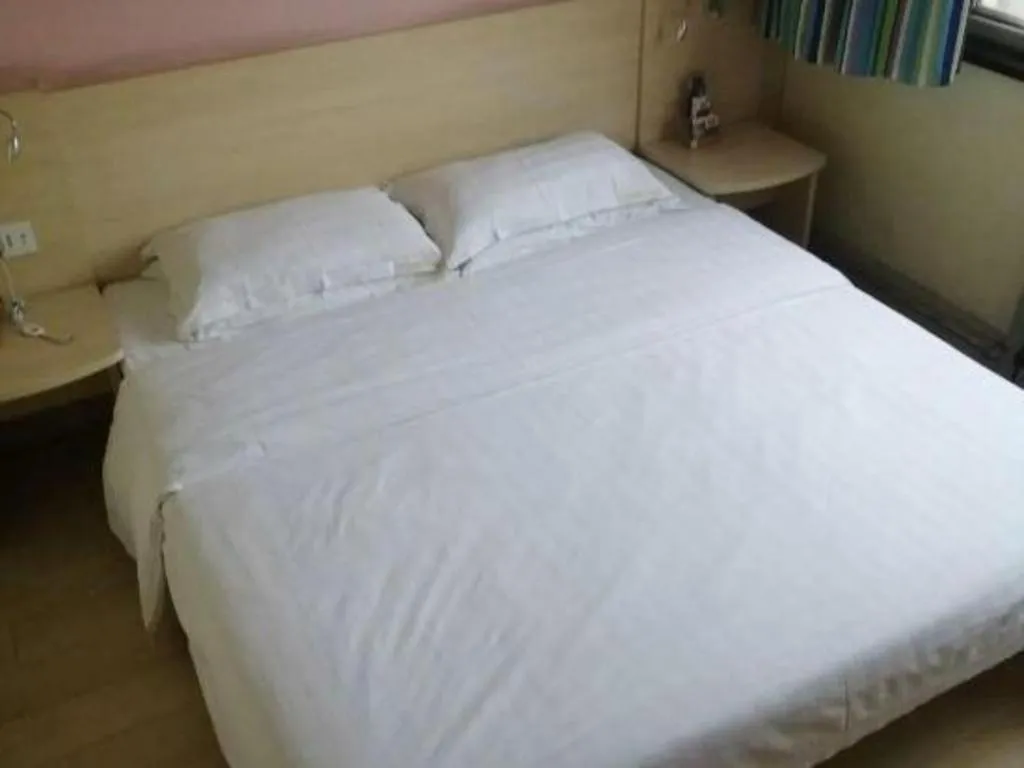 Bed in 7 Days Inn Zoucheng Chengqian East Road Yiwu Trade Market