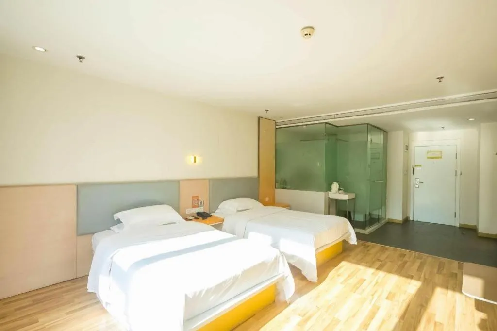 Bed in 7 Days Inn Harbin West Railway Station