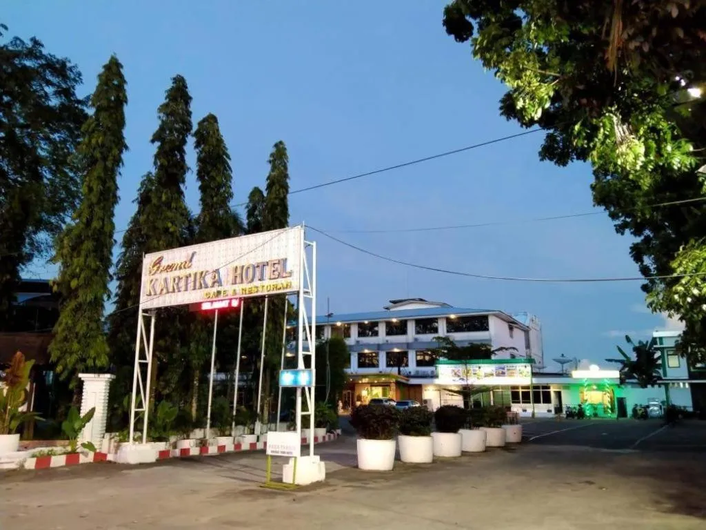 Grand Kartika Hotel