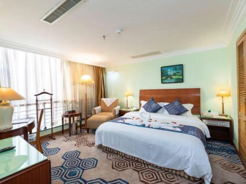 Bed in Xinyuan Hot Spring Hotel