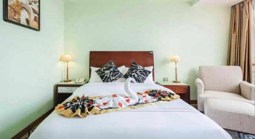 Bed in Xinyuan Hot Spring Hotel