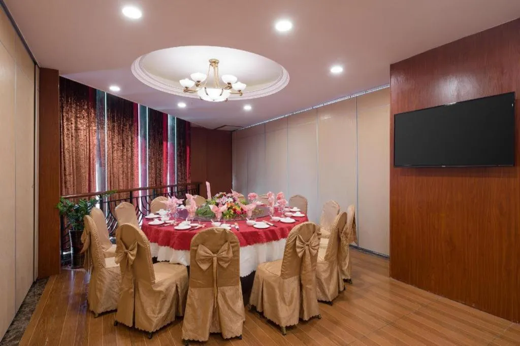 Xinyuan Hot Spring Hotel