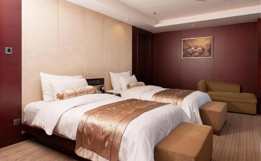 Bed in Dalian Liangyun Hotel