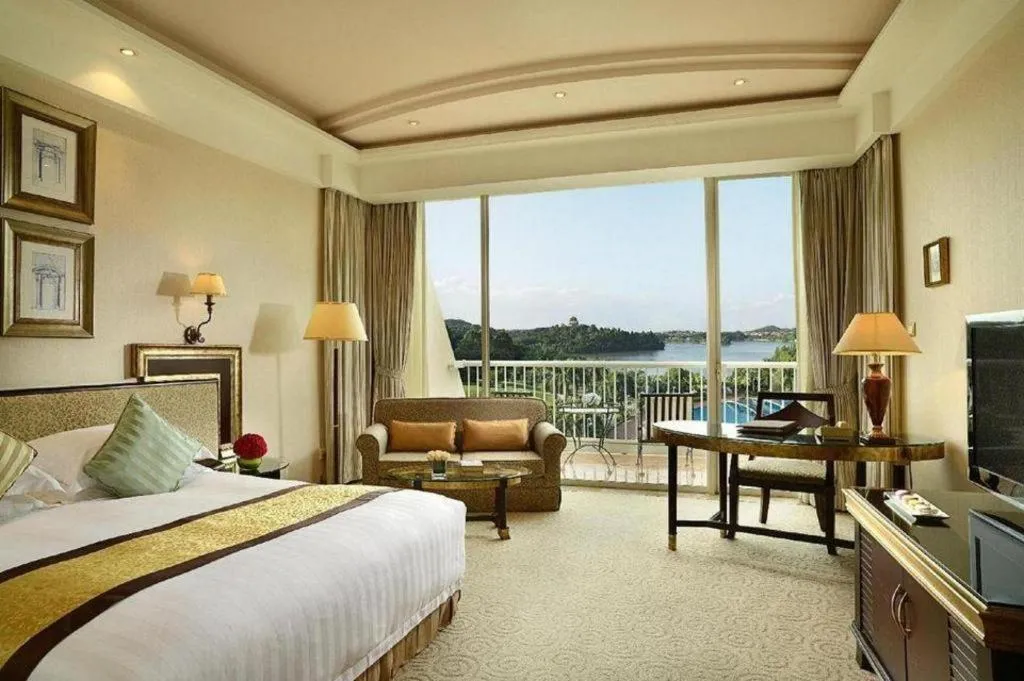 Bed in Dongguan MCB Lake Hotel