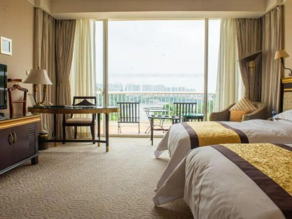 Bed in Dongguan MCB Lake Hotel