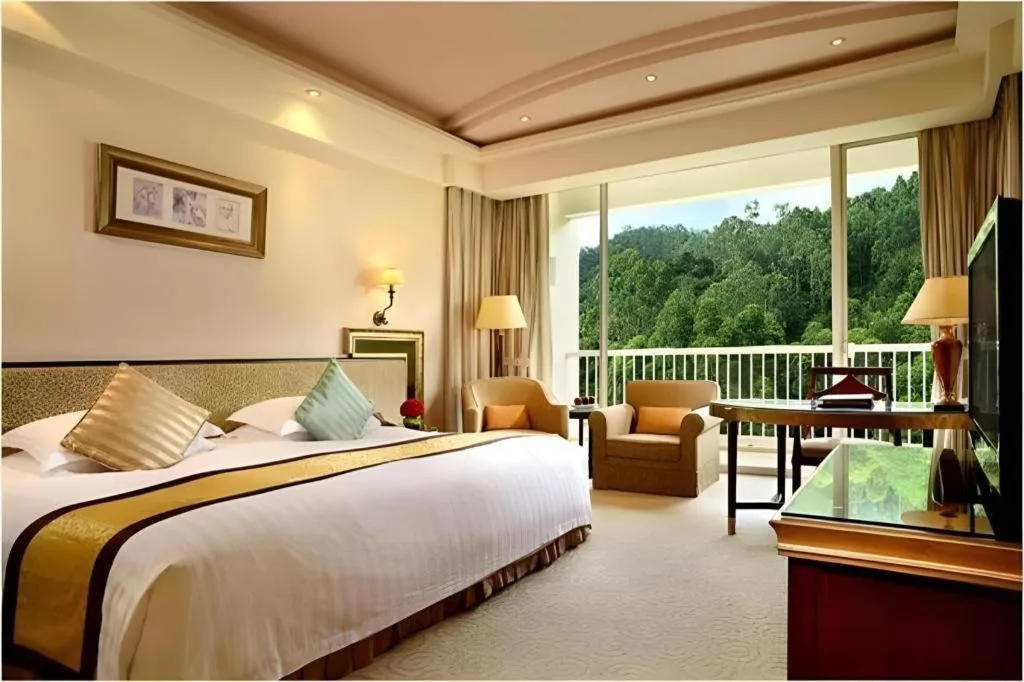 Bed in Dongguan MCB Lake Hotel