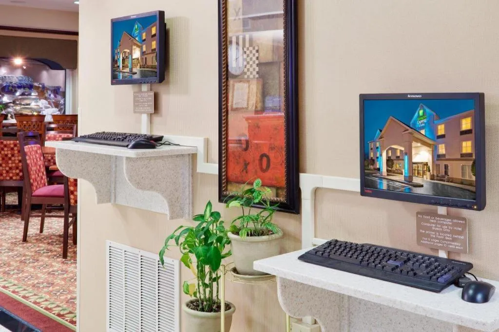 Holiday Inn Express Frackville Hotel By IHG