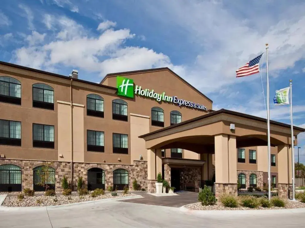 Holiday Inn Express Hotel & Suites Grand Island By IHG Holiday Inn Express Hotel & Suites Grand Island By IHG