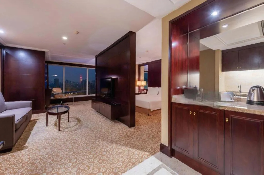 Golden Eagle Summit Hotel Downtown