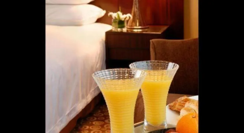 Golden Eagle Summit Hotel Downtown