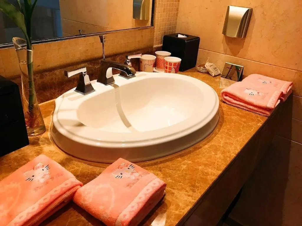 Golden Eagle Summit Hotel Downtown