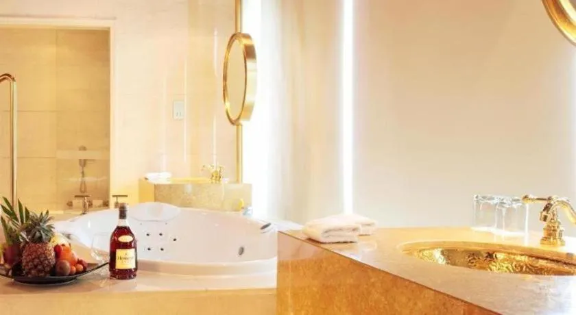 Golden Eagle Summit Hotel Downtown