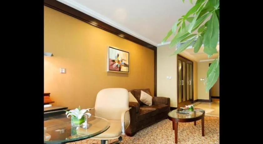 Golden Eagle Summit Hotel Downtown