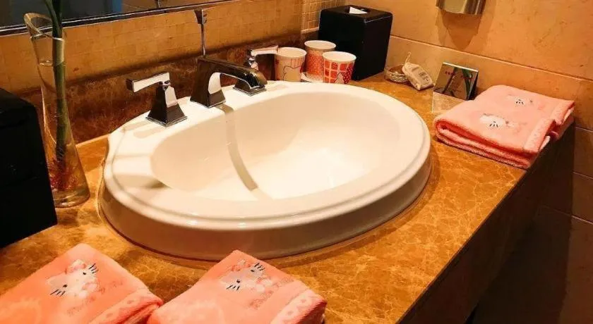 Golden Eagle Summit Hotel Downtown