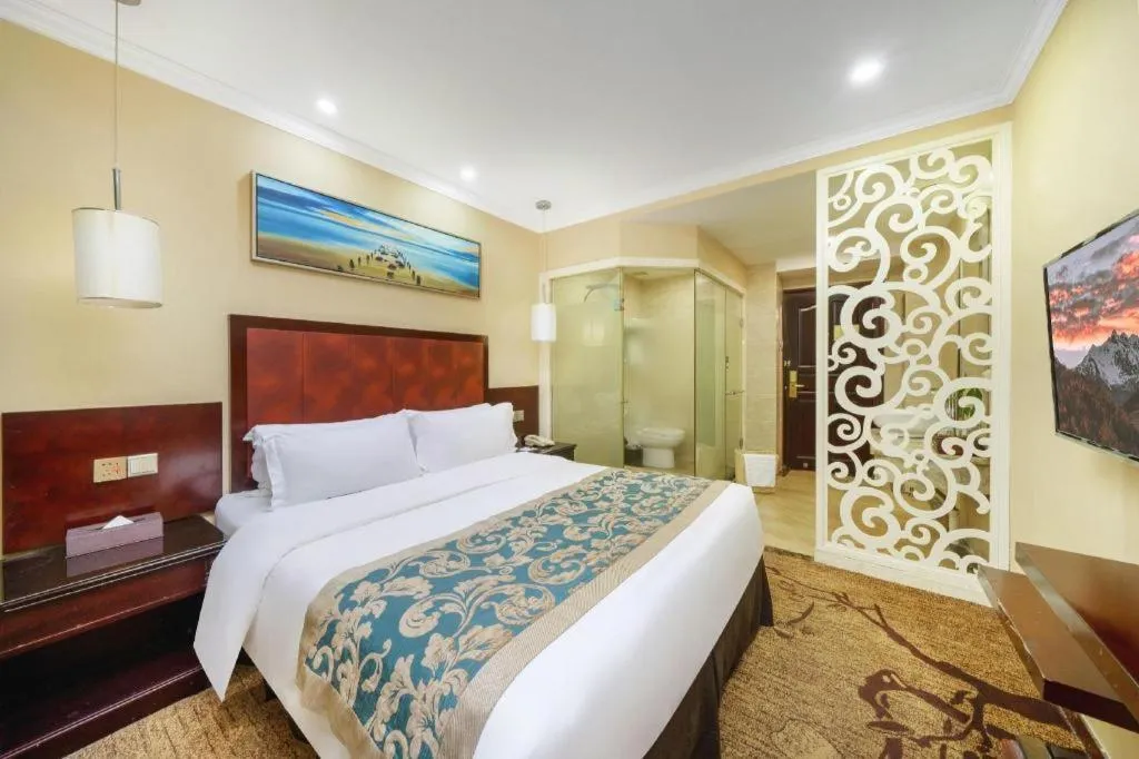 Bed in Sun Island Holiday Hotel