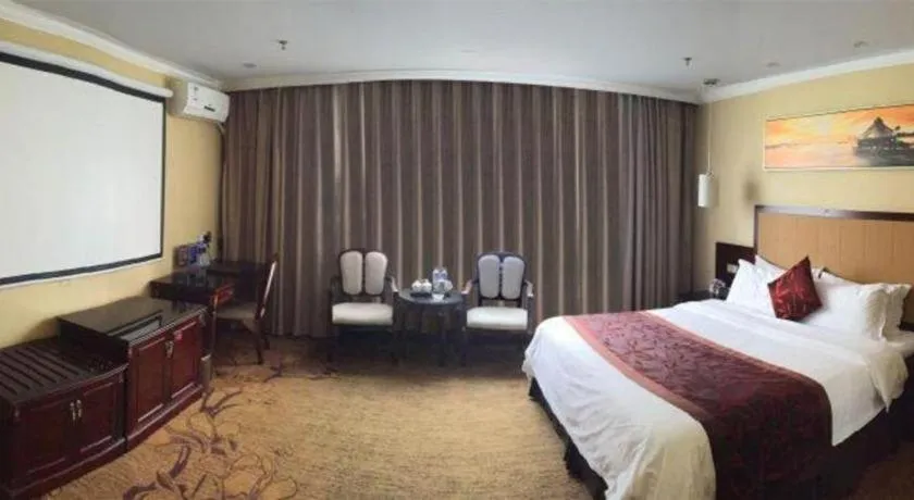 Bed in Sun Island Holiday Hotel