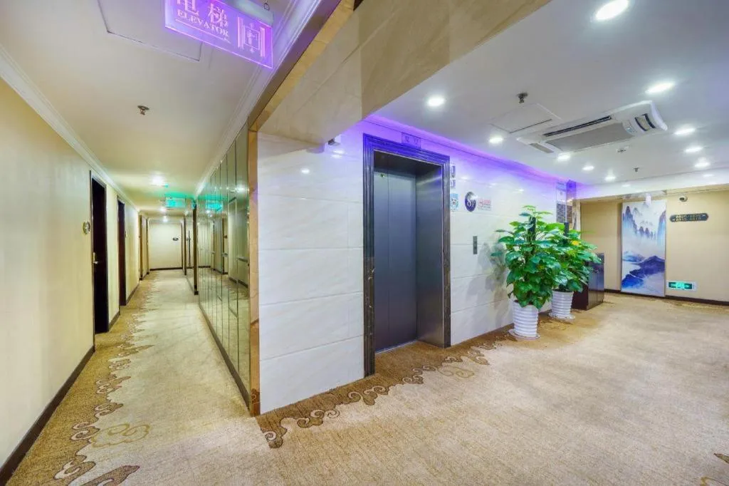 Sun Island Holiday Hotel