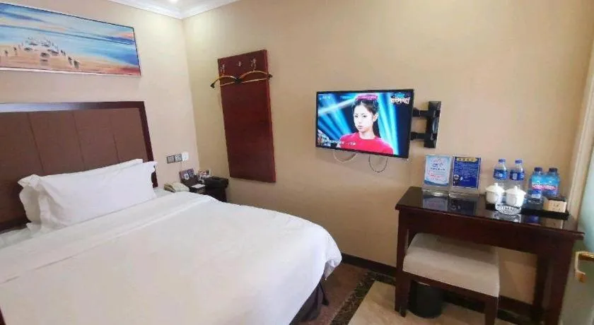 Bed in Sun Island Holiday Hotel