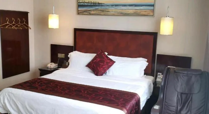 Bed in Sun Island Holiday Hotel