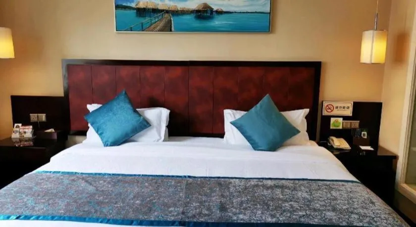 Bed in Sun Island Holiday Hotel