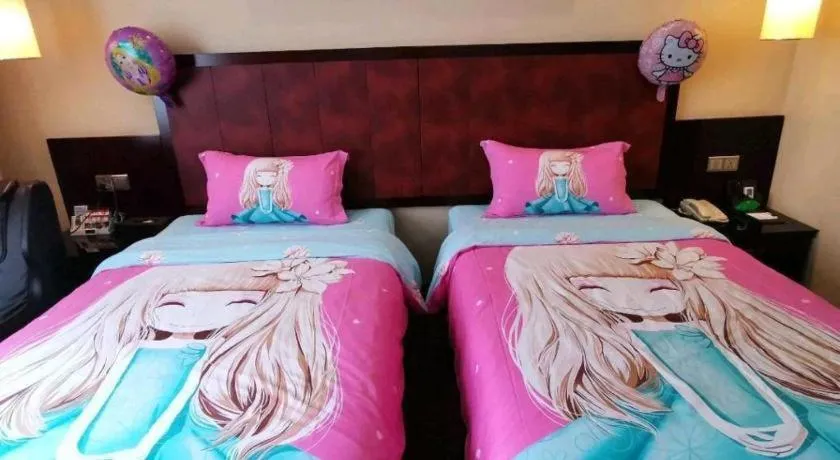 Bed in Sun Island Holiday Hotel