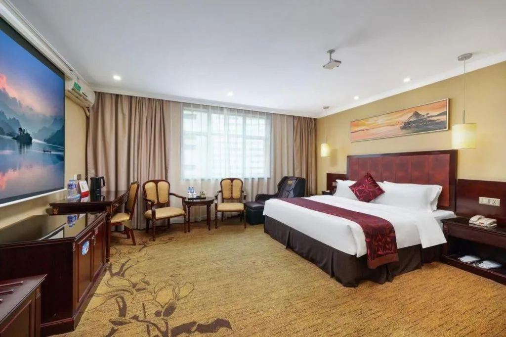 Bed in Sun Island Holiday Hotel