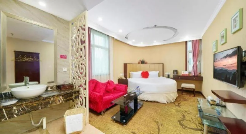 Bed in Sun Island Holiday Hotel