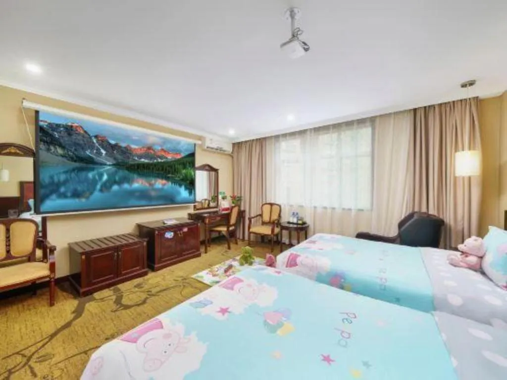 Bed in Sun Island Holiday Hotel