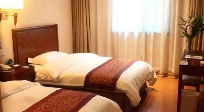 Bed in GreenTree Inn Suzhou Wuzhong