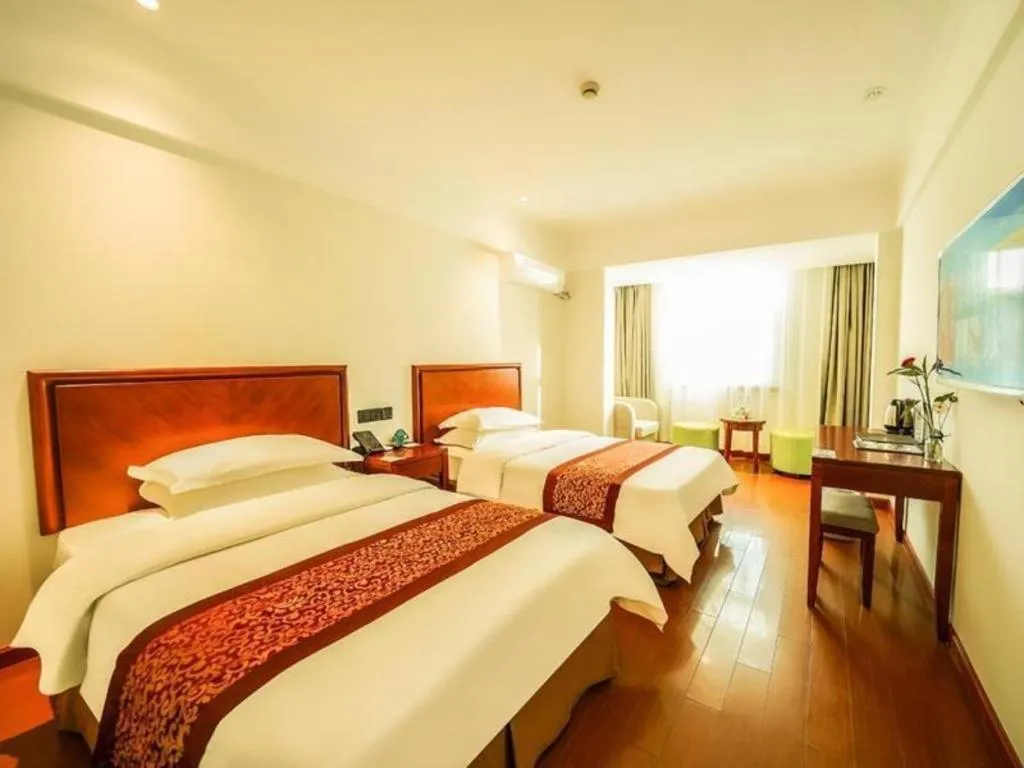 Bed in GreenTree Inn Suzhou Wuzhong