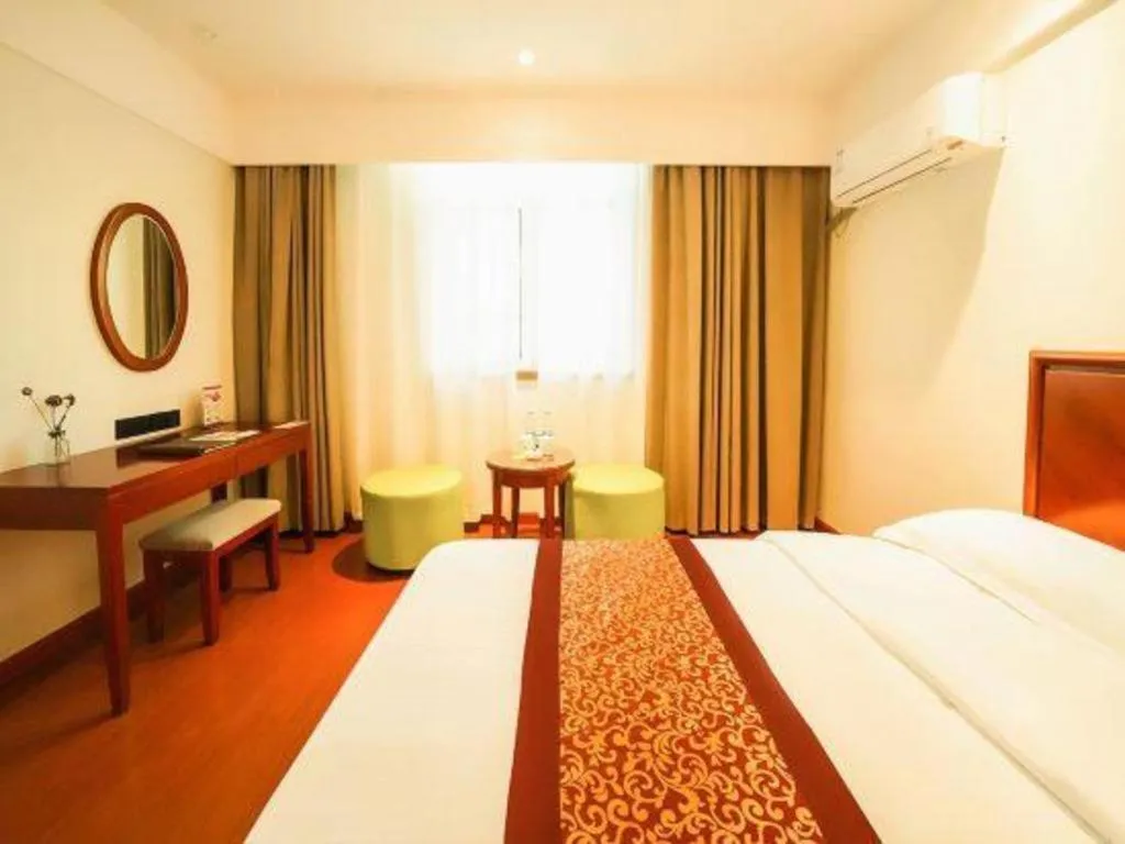 Bed in GreenTree Inn Suzhou Wuzhong