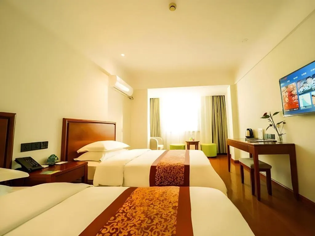 Bed in GreenTree Inn Suzhou Wuzhong