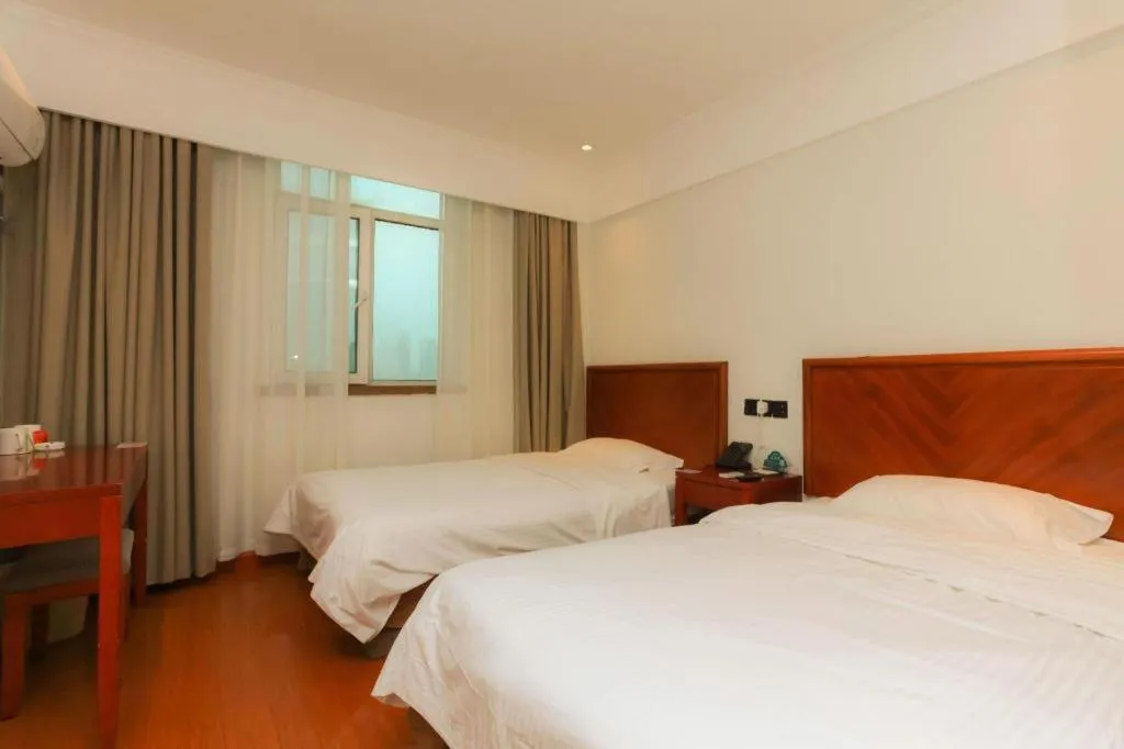 Bed in GreenTree Inn Suzhou Wuzhong