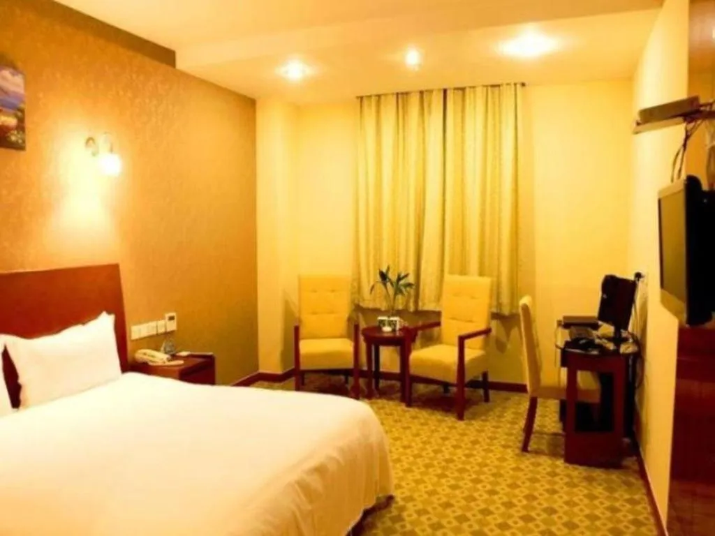 Bed in GreenTree Inn Suzhou Wuzhong