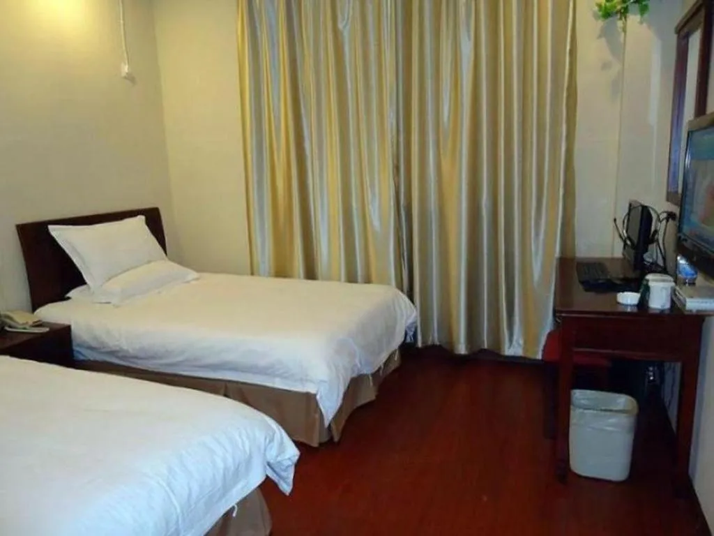 Bed in GreenTree Inn Suzhou Wuzhong