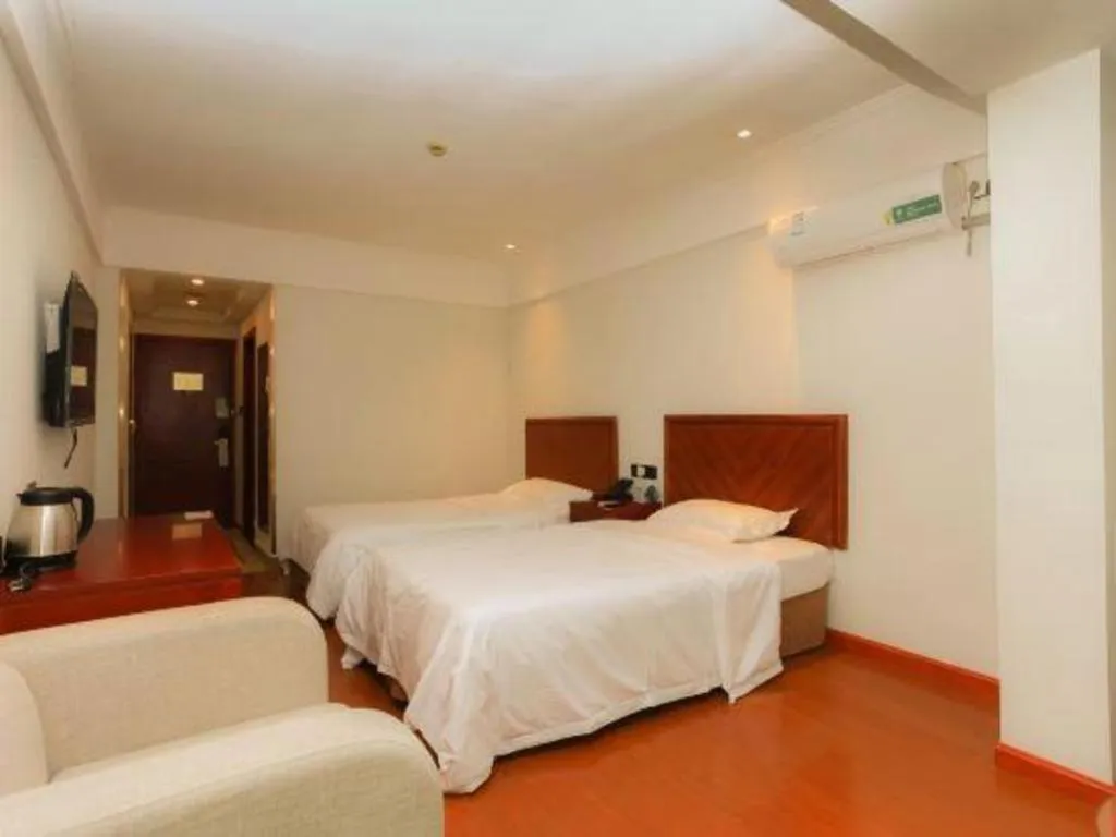 Bed in GreenTree Inn Suzhou Wuzhong