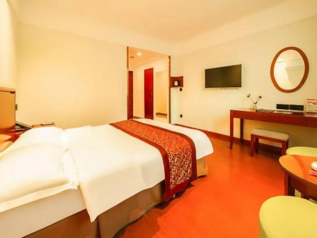 Bed in GreenTree Inn Suzhou Wuzhong