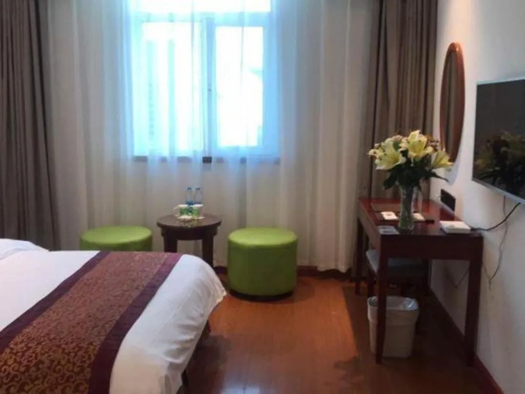 Bed in GreenTree Inn Suzhou Wuzhong