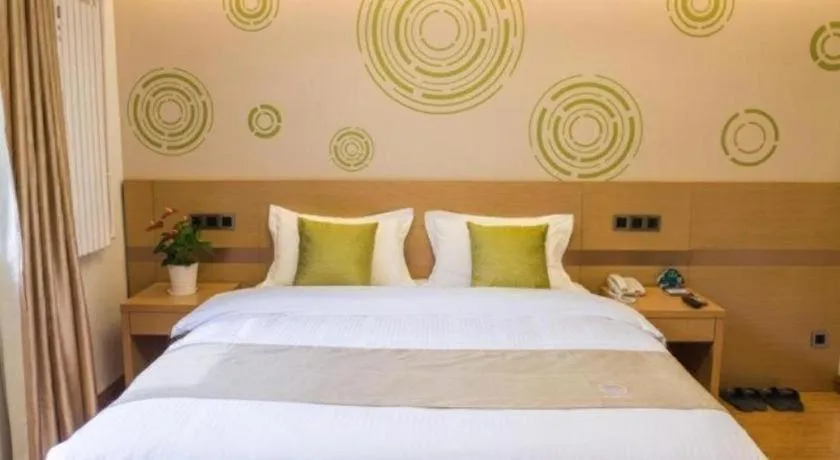 Bed in GreenTree Inn Beijing Dongcheng District Wangfujin South Luogu Lane Houhai Express Hotel