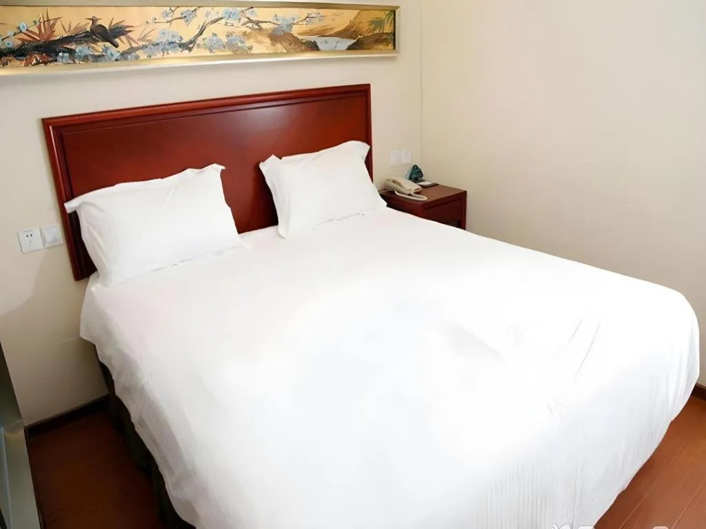 Bed in GreenTree Inn Beijing Dongcheng District Wangfujin South Luogu Lane Houhai Express Hotel