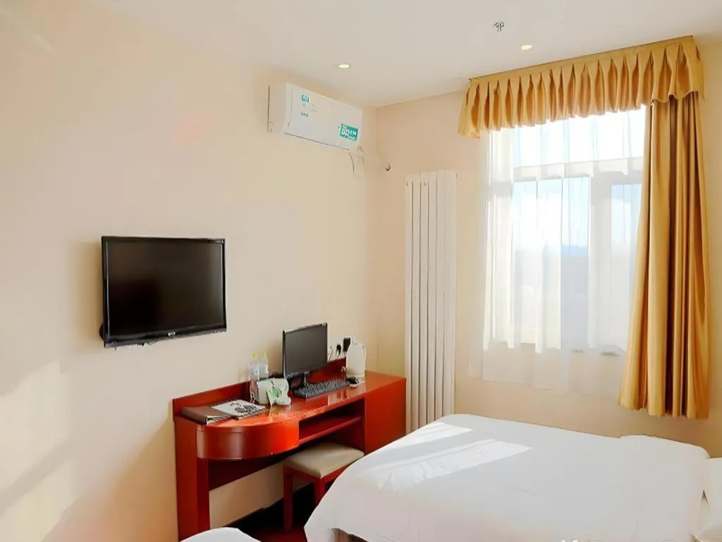 Bed in GreenTree Inn Beijing Dongcheng District Wangfujin South Luogu Lane Houhai Express Hotel